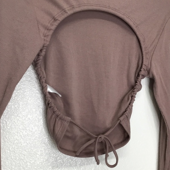 Forever 21 Ribbed Backless Long Sleeve Crop Top - Picture 5 of 5